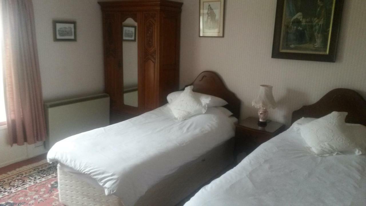 The Old School House Mordington Bed & Breakfast ภายนอก รูปภาพ